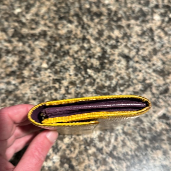 Louis Vuitton Epi Sarah Long Wallet - Picture 6 of 7